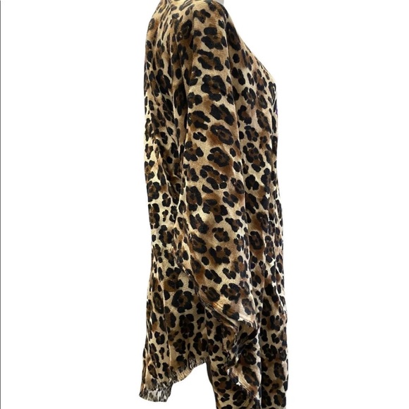 🤎 NWT! Leopard Print Blanket Wrap - Picture 2 of 5